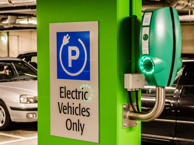 ricarica-elettrica mobilità alettrica - auto elettrica - ricarica elettrica