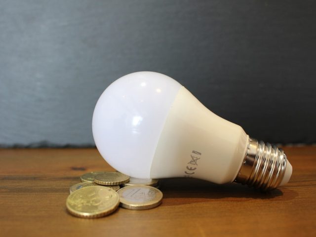 bollette-elettriche riduzione oneri fissi utenze energia