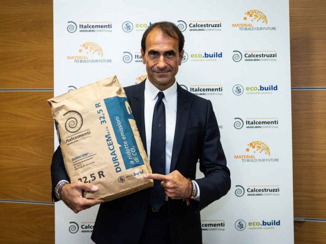 Milano - Italcementi e calcestruzzi presenta eco.build presso dede ance nuovi prodotti eco.buils italcementi