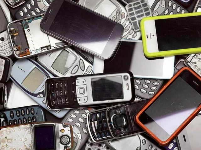 junk-smartphone smartphone da smaltire