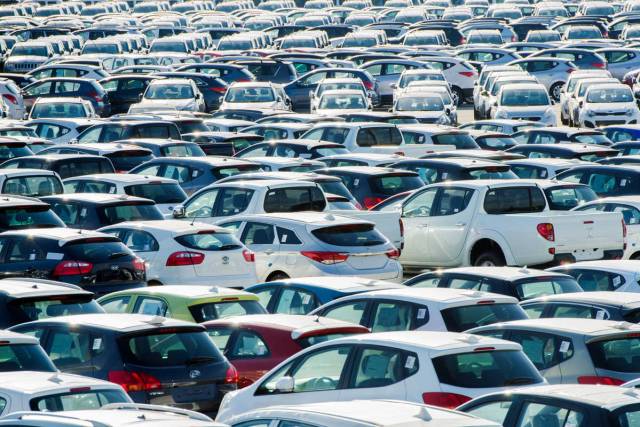auto-nuove parcheggio auto nuove