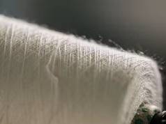 Dagli scarti alla fibra di lusso: l’intelligenza artificiale progetta Renoa renoa